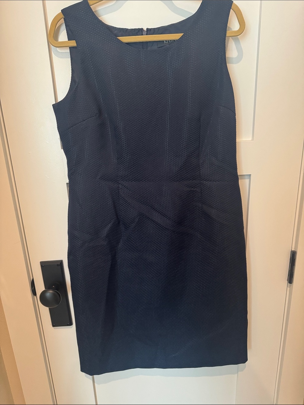 Kasper SZ 12 Navy Textured Sleeveless Midi Sheath Dress